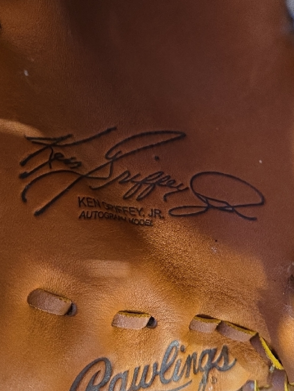 Vintage Rawlings Tan Leather Baseball Glove - Picture 3 of 7